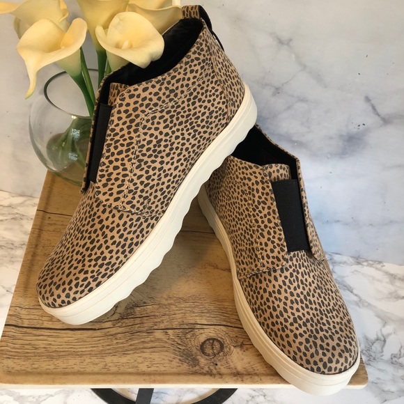 Universal Thread Shoes - Universal Thread Animal Print Slip-ons Size 7.5